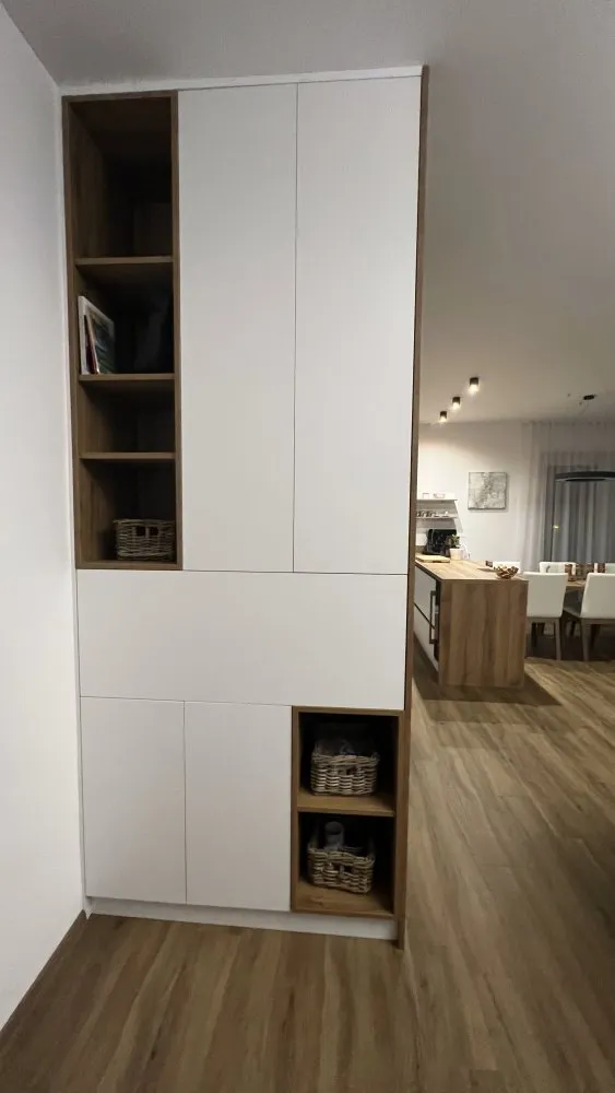 Vestavěné skříně — realizace 5