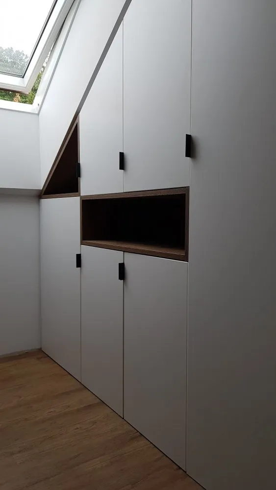 Vestavěné skříně — realizace 11